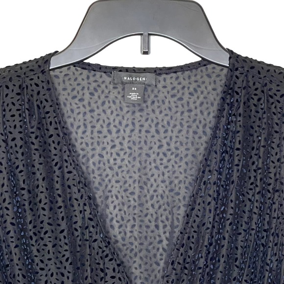 Halogen Women Size XS Flocked Oval Blue Peplum Sleeveless Top Deep V-Neck NWT - Picture 2 of 8